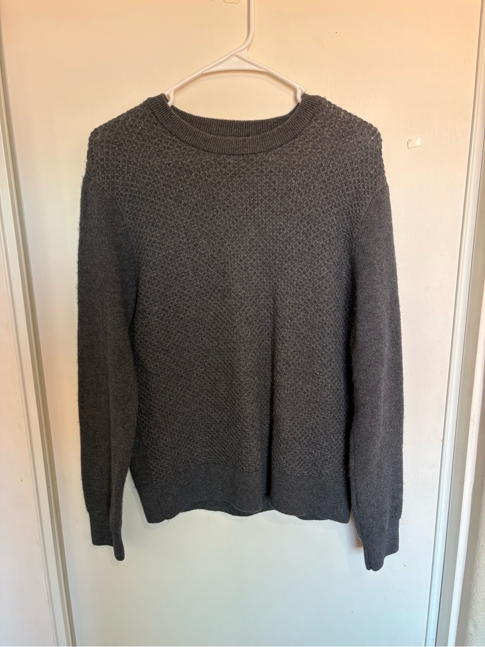 UNTUCKit Extra‎ fine merino wool blend Sweater Diamond Weave Gray Size Small
